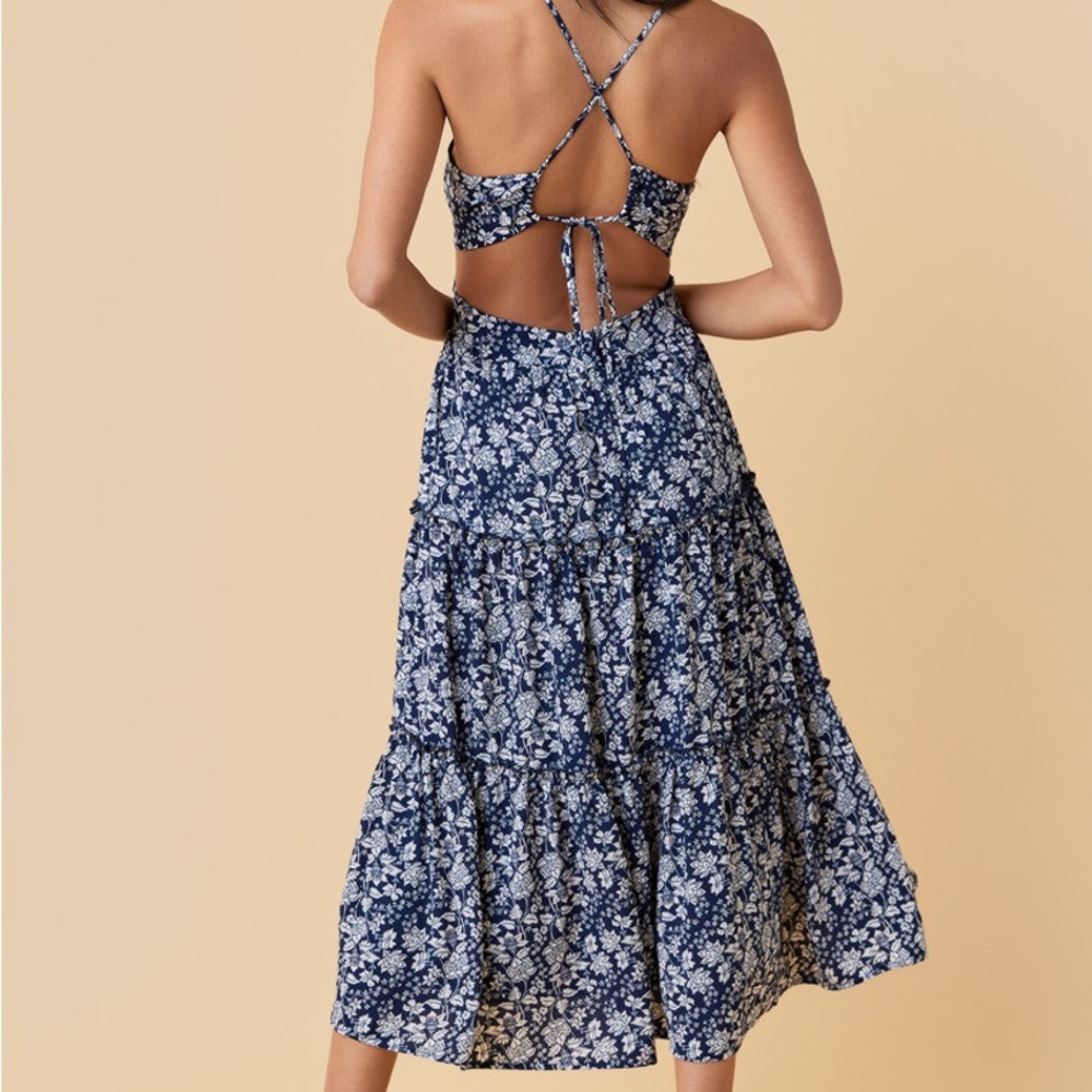 Cutout Floral Midi Dress in Sz Medium NWOT